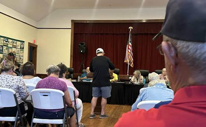 Lake Helen votes to keep police department after emotional public outcry