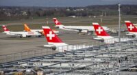 Swiss International Air Lines aircrafts and easyJet aircraft are parked on the tarmac of the Geneve Aeroport due to the coronavirus COVI-19, in Geneva, Switzerland, Tuesday, March 24, 2020. Due to the COVID-19 Coronavirus pandemic a large number of flights of the Swiss carrier and easyJet carrier have been cancelled and part part thier fleet grounding at the airport in Geneva. (KEYSTONE/Salvatore Di Nolfi)