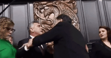 Mexican senators brawl on camera following debate over US targeting cartels