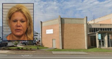 Mom struck daughter with car for missing school bus: Sheriff