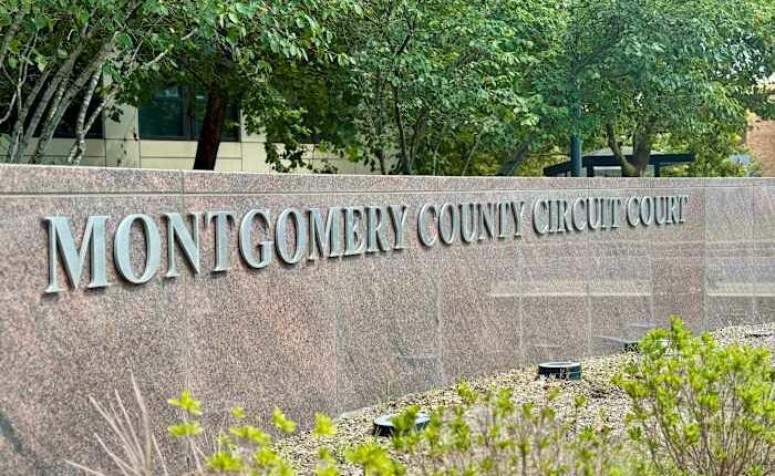 Mother of 2 missing children held without bail after previous case dropped for mental health reasons