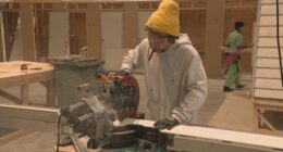 Tradies being lured to finish apprenticeships