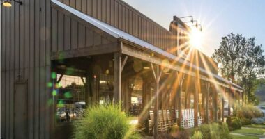 Oh My: Steak 'n Shake Schools Cracker Barrel on Abandoning Their History