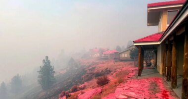 Oregon wildfire threatens thousands of homes as officials issue ominous warning