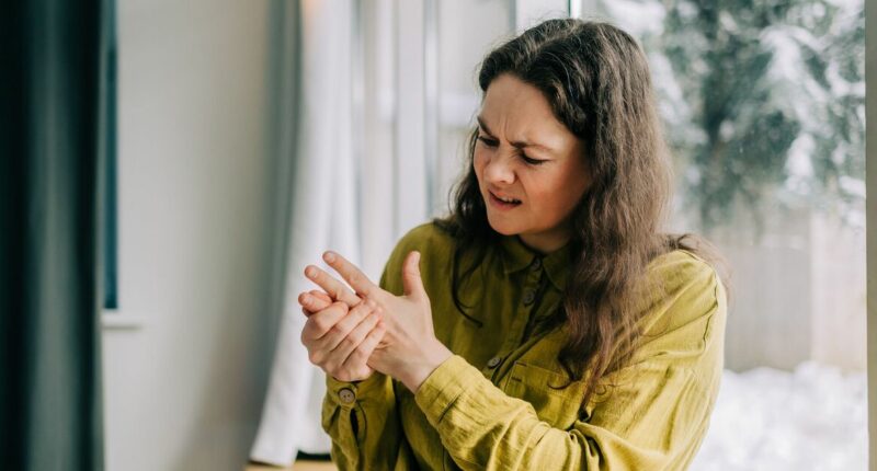 People with arthritis may be eligible for six DWP benefits worth thousands