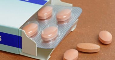 Pharmacist's alert as common statins mistake can bring 'unwanted side effects'