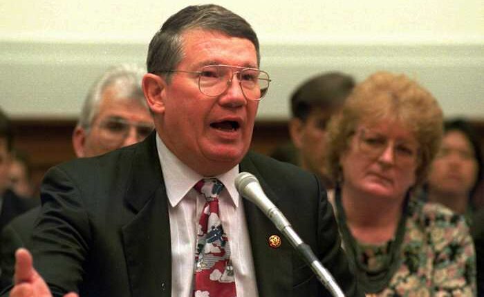 Randy 'Duke' Cunningham, Vietnam War hero convicted of accepting bribes as a congressman, dies at 83