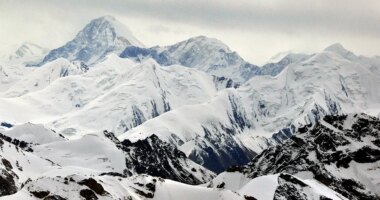 Rescue effort halted for stuck climber on treacherous mountain after climber dies trying to help her: reports