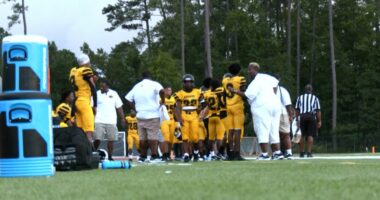 Savannah High’s defense dominates Groves in scrimmage