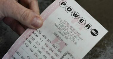 Savannah resident wins $200k from Powerball