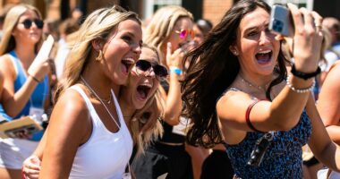 Southern sorority girls put through 'psychological warfare' in cutthroat Bama Rush recruitment: coach