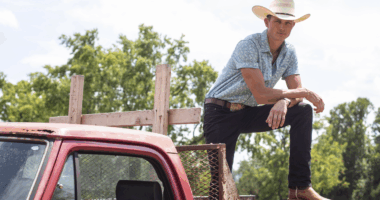 Suspect took ‘specific’ actions before fatal attack on country singer's mom, former FBI agent says