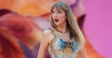 Taylor Swift announces new studio album, 'The Life of a Showgirl'