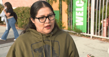 Teachers instruct public how to deal with ICE agents around schools