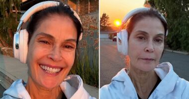 Teri Hatcher stuns fans with make-up free selfie