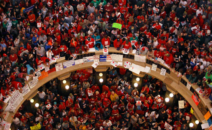 Texas Democrats fleeing state to block redistricting vote follows strategy that's had mixed results