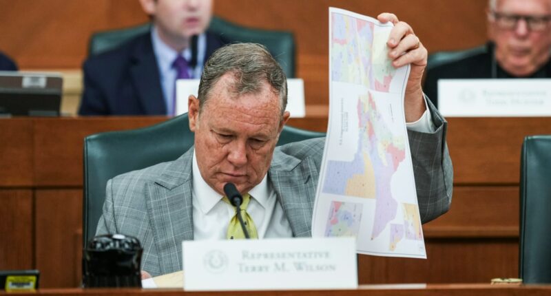 Texas Democrats head to Illinois to deny Republicans a quorum on redistricting
