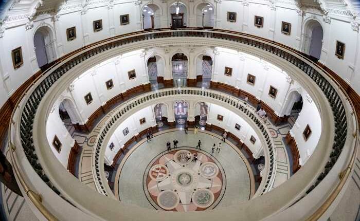 Texas Gov. Abbott vows to approve GOP-leaning congressional voting map