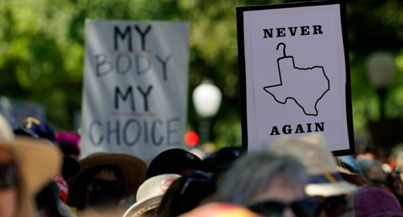 Texas lawmakers advance abortion pill restrictions