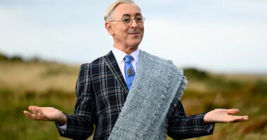 The Traitors Host Alan Cumming Rejected A Harry Potter Role For A Good Reason