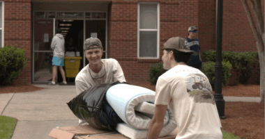 Thousands of students welcomed with Operation Move-In