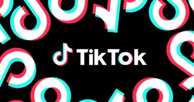 TikTok is now letting everyone DM each other with voice memos and pictures