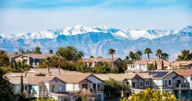 Tourist hotspots at center of foreclosure boom as locals struggle