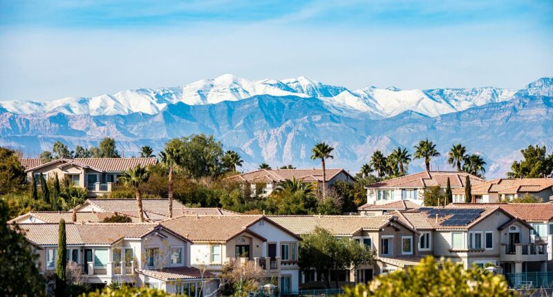 Tourist hotspots at center of foreclosure boom as locals struggle