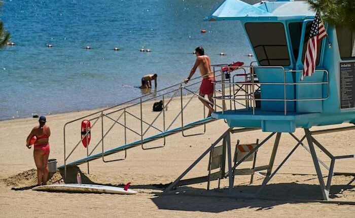 US heat wave smothers Pacific Northwest, poses extreme risk in California and Arizona