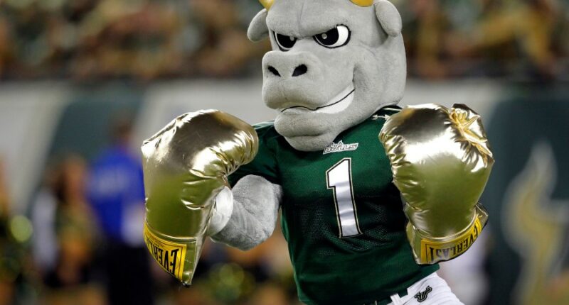 USF football begins new tradition honoring Lee Roy Selmon’s legendary No. 63