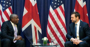 Vance, UK foreign secretary will meet before US vice president's vacation in the English countryside