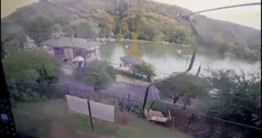 Video captures horrific moment chairlift snaps at Russian resort, sends terrified tourists plummeting