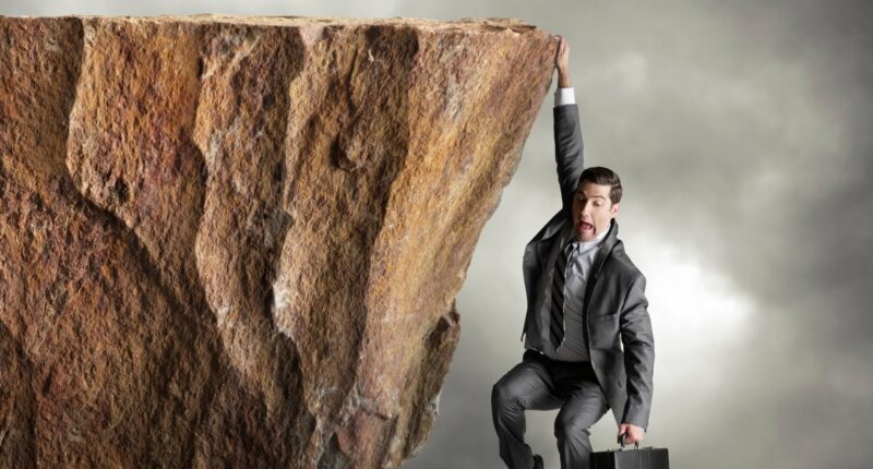 What Is Job Hugging? The Latest Trend in Career Stagnation.