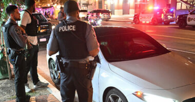 White House: D.C. Man on Moped Attacked Officers, Caused Concussion