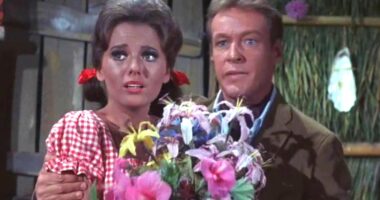 Why The Gilligan's Island Opening Didn't Feature Russell Johnson & Dawn Wells