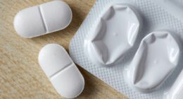 World's most popular painkiller may increase risk of autism and ADHD, Harvard experts warn: 'This could have major public health implications'