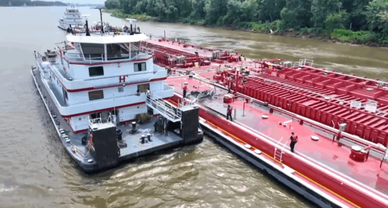2 dead after helicopter crashes into Mississippi River barge north of St. Louis