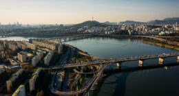 Bank of Korea keeps rates unchanged for second straight meeting