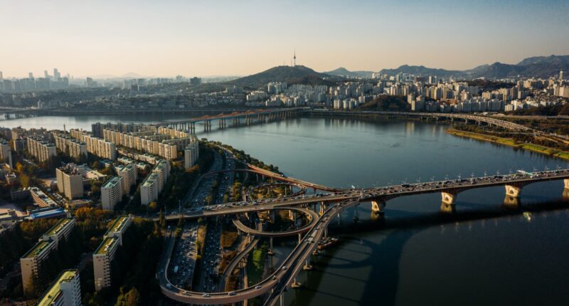 Bank of Korea keeps rates unchanged for second straight meeting