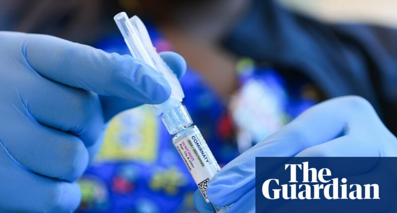 Covid cases rising in US as officials plan to restrict booster vaccines