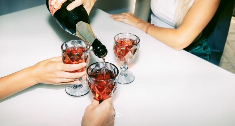 Dementia expert pinpoints exact age people should stop drinking to protect brain