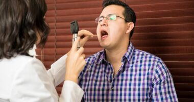 Dirty habit followed by 18million Americans TRIPLES the risk of getting cancer