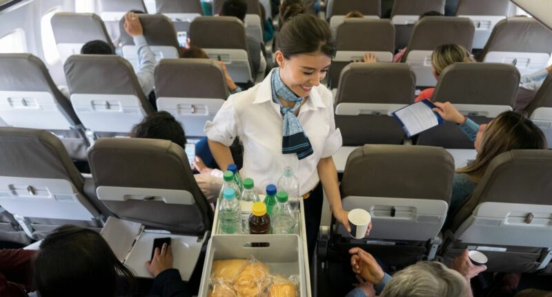 Doctor issues warning to anyone who eats plane food on flights
