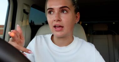 I'm a psychotherapist, this is the scientific reason why pampered celebrities like glamorous millionaire Molly-Mae Hague are NEVER happy... they're addicted to moaning