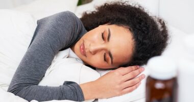 Insomniacs say natural supplement helps them sleep through the night... and science says they're right