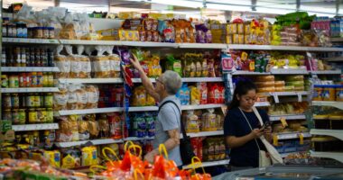 More Singaporeans are living paycheck to paycheck
