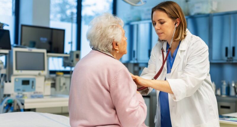 NHS outlines urgent warning signs of heart attack and cardiac arrest