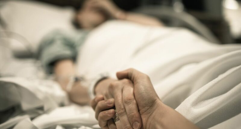 Nurse shares devastating end-of-life symptom people think is recovery days before death