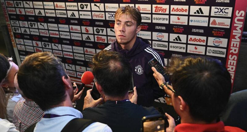 Rasmus Hojlund delivers update on his Man United future - as they step up pursuit of £70m Benjamin Sesko