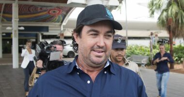 Reality TV star offered $10,000 to injured pilot's family, court hears